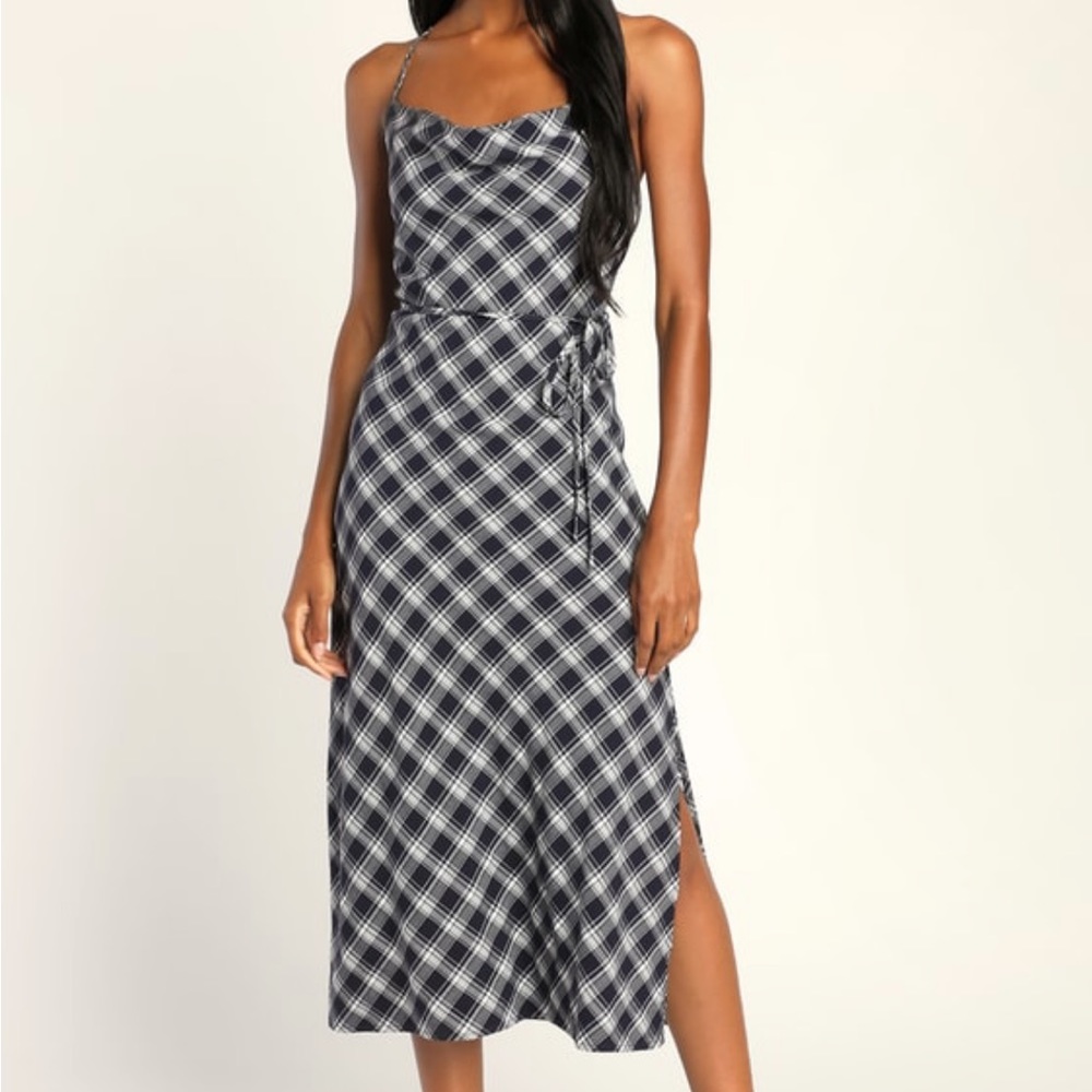 NWT Lulu’s Cowl Neck Midi Dress